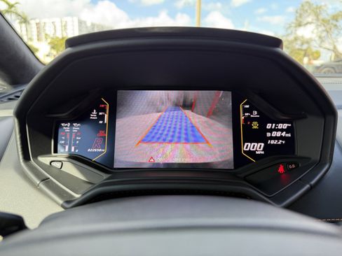 Used 2021 Lamborghini Huracan EVO image 23