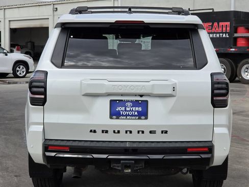 Used 2025 Toyota 4Runner TRD Sport AWD/4WD image 8