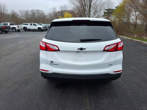 Used 2021 Chevrolet Equinox LS w/ LS Convenience Package AWD/4WD image 3
