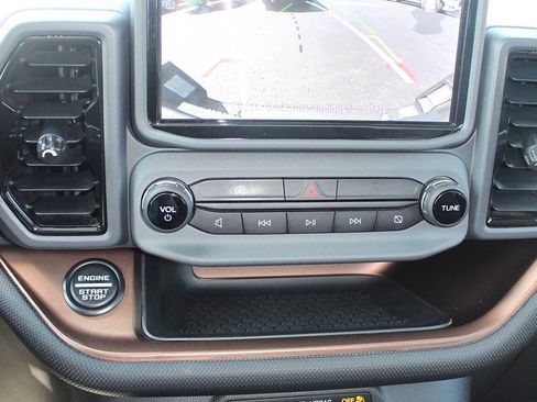 Used 2022 Ford Bronco Sport Outer Banks w/ Tech Package AWD/4WD image 14