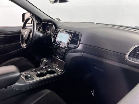 Used 2022 Jeep Grand Cherokee Laredo X image 29