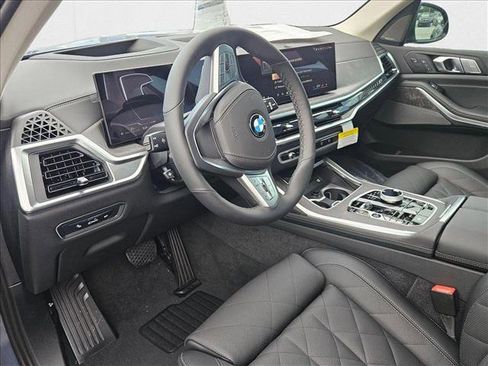 New 2026 BMW X7 xDrive40i image 3