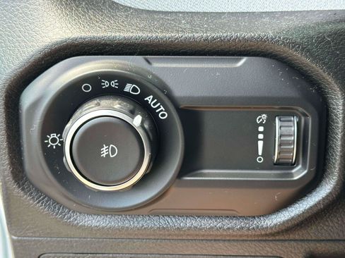 Used 2025 Jeep Wrangler Unlimited Sport AWD/4WD image 17