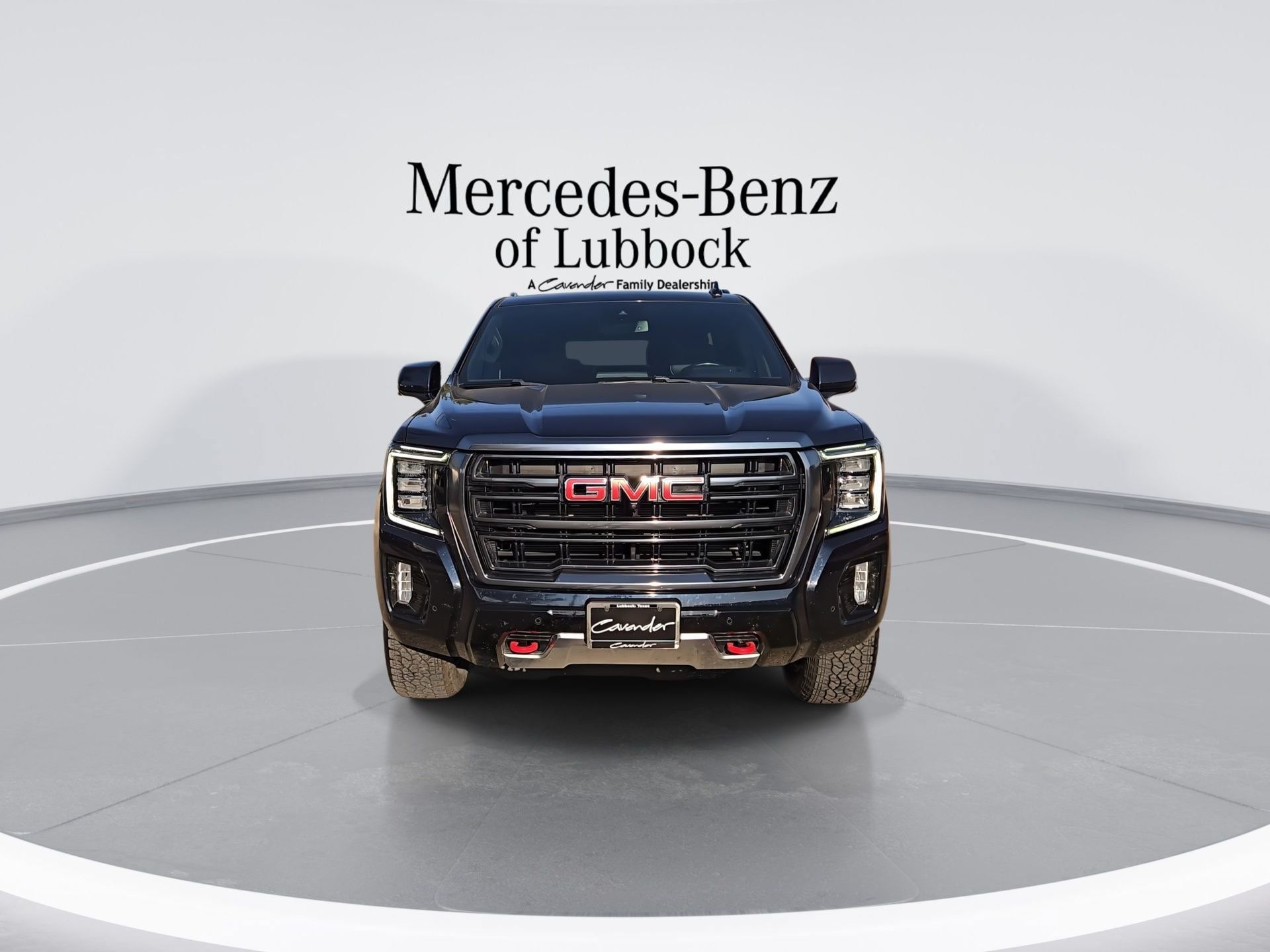Used 2023 GMC Yukon AT4 w/ Technology Package AWD/4WD image 3