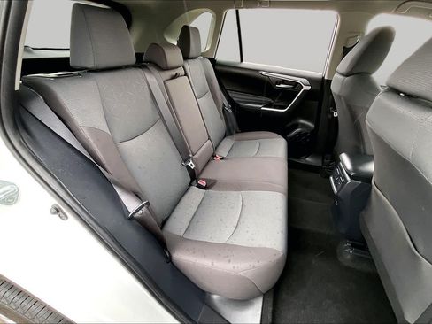 Used 2025 Toyota RAV4 XLE FWD image 21