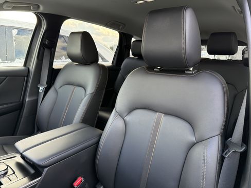 Used 2025 MAZDA CX-90 3.3 Turbo w/ Select Package image 10