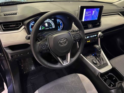 Used 2025 Toyota RAV4 XLE w/ Convenience Package image 3