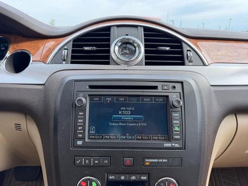 Used 2010 Buick Enclave CXL w/ Trailering Provision Package FWD image 17