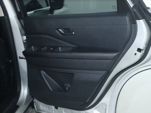 Certified 2025 Nissan Pathfinder SV FWD image 32