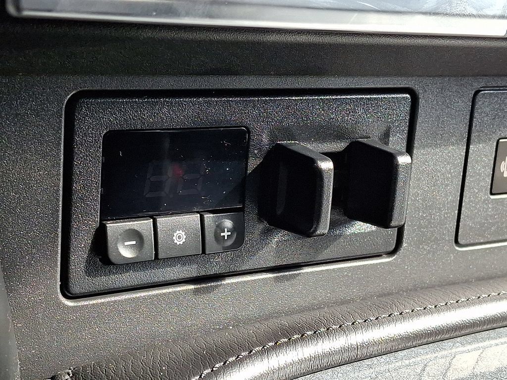 Used 2022 Nissan Armada SV AWD/4WD image 29