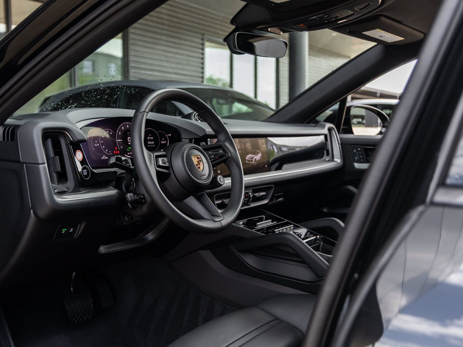 Certified 2025 Porsche Cayenne E-Hybrid Coupe AWD/4WD image 4