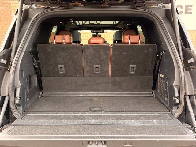 Used 2025 Lincoln Navigator Reserve AWD/4WD image 19