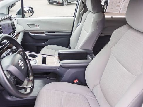 Used 2023 Toyota Sienna LE image 43