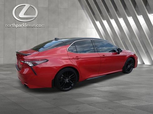 Used 2022 Toyota Camry XSE image 6