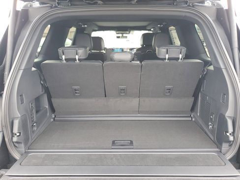 New 2026 Lincoln Navigator Reserve w/ Jet Appearance Package image 32