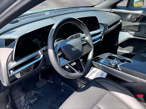 Certified 2025 Cadillac Lyriq Luxury w/ LPO, Floor Liner Package AWD/4WD image 17