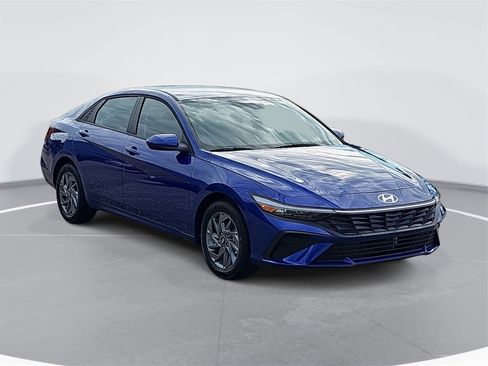 New 2026 Hyundai Elantra Blue image 3