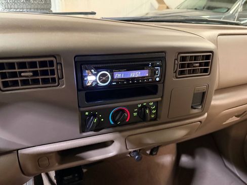 Used 2004 Ford F450 2WD Crew Cab Super Duty image 17