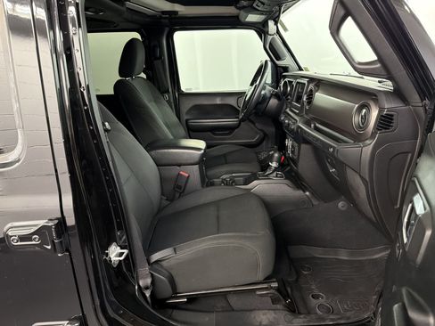 Used 2018 Jeep Wrangler Unlimited Sport S AWD/4WD image 23
