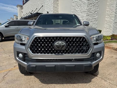 Used 2019 Toyota Tacoma TRD Off-Road w/ Technology Package image 2