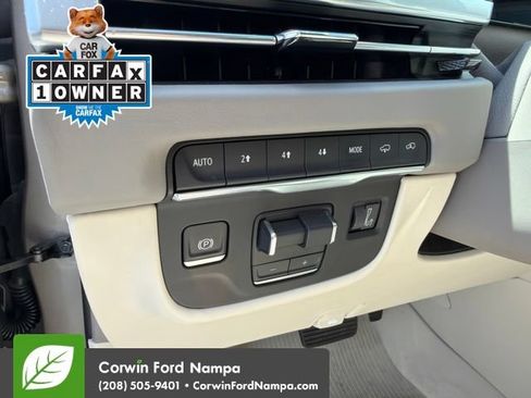 Used 2025 Cadillac Escalade ESV Sport Platinum w/ LPO, Floor Liner Package AWD/4WD image 13
