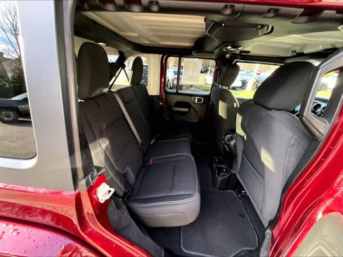 Used 2021 Jeep Wrangler Unlimited Sport image 16