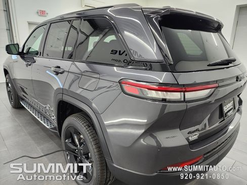 New 2025 Jeep Grand Cherokee Limited w/ Black Appearance Package image 6