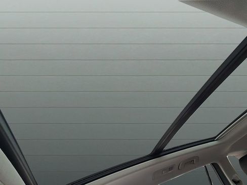 Used 2020 Volkswagen Tiguan SE image 26