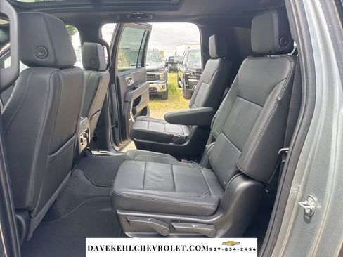 Used 2024 Chevrolet Suburban LT w/ LT Signature Package AWD/4WD image 25