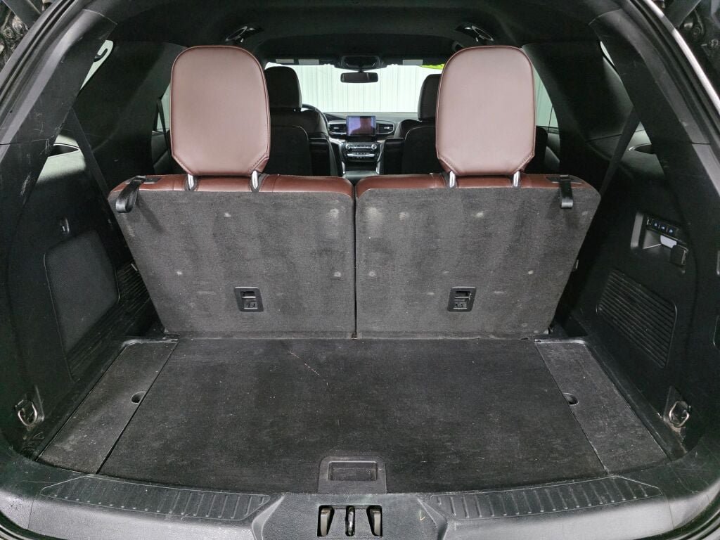 Used 2023 Ford Explorer Platinum AWD/4WD image 12