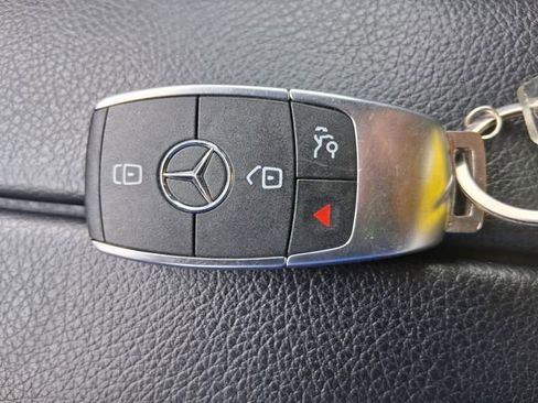 Used 2020 Mercedes-Benz GLB 250 image 14
