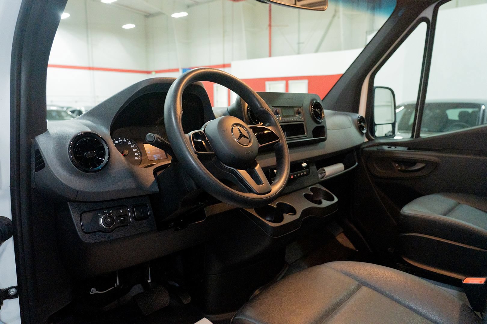 Used 2019 Mercedes-Benz Sprinter 2500 image 17