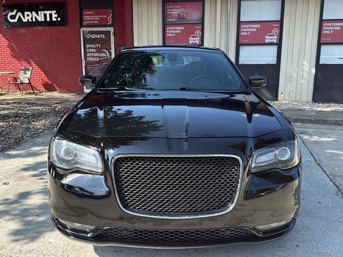Used 2021 Chrysler 300 S RWD image 2