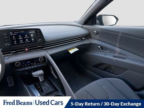 Used 2025 Hyundai Elantra Sport FWD image 23