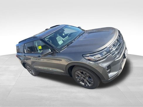 New 2026 Ford Explorer Active w/ Active Comfort Package AWD/4WD image 8