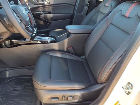 New 2026 Chevrolet Trax RS w/ Sunroof Package FWD image 9