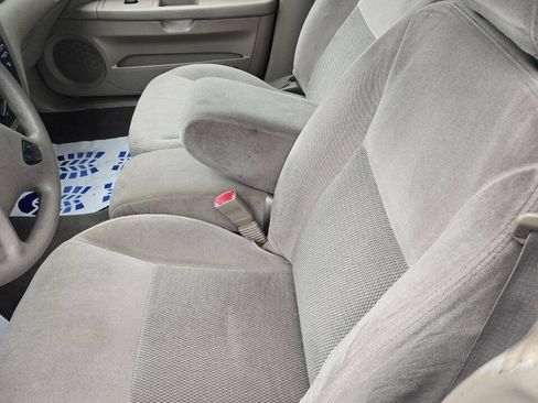 Used 2003 Ford Taurus SES FWD image 14