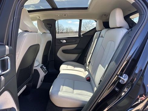 Certified 2023 Volvo XC40 B5 Plus w/ Driver Assist Package AWD/4WD image 13