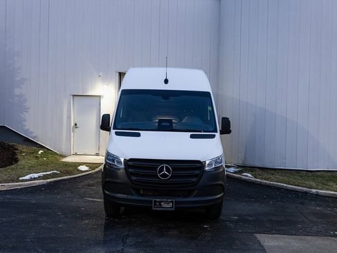 Used 2025 Mercedes-Benz Sprinter 3500 image 2