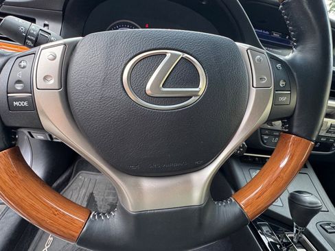 Used 2015 Lexus ES 300h w/ Navigation System Package FWD image 13