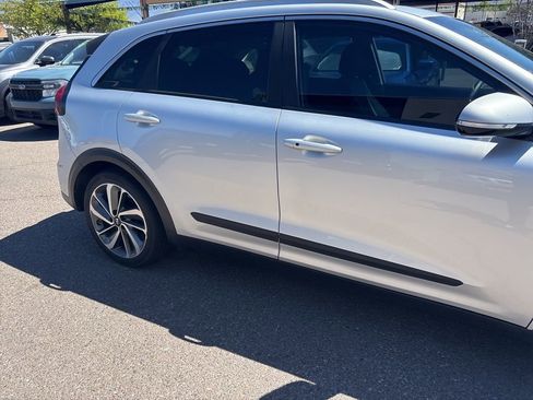 Used 2018 Kia Niro Touring image 9