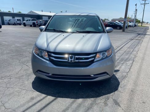 Used 2016 Honda Odyssey SE image 2