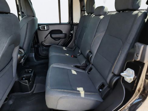Used 2024 Jeep Gladiator Sport AWD/4WD image 28