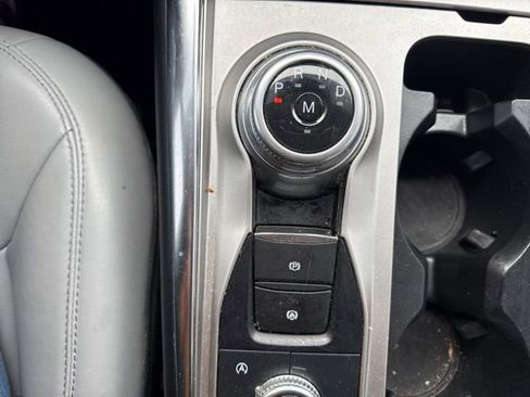 Used 2021 Ford Explorer XLT w/ Equipment Group 202A image 31