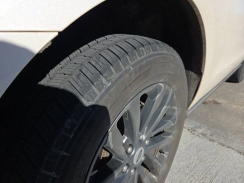 Used 2019 Ford Expedition Limited w/ Equipment Group 301A image 4