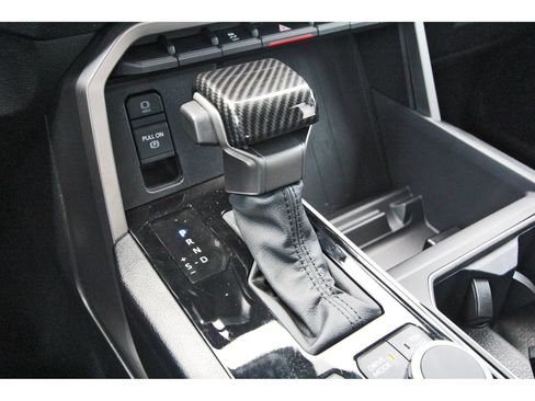 Used 2022 Toyota Tundra SR5 AWD/4WD image 26
