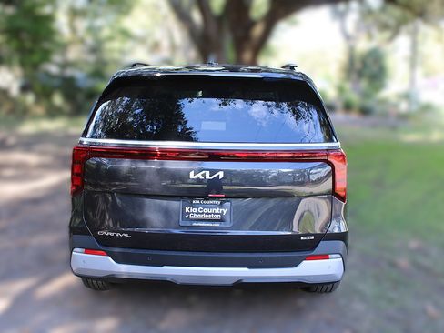 New 2026 Kia Carnival EX FWD image 11