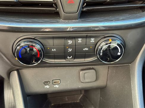 Used 2024 Buick Encore GX Preferred image 32