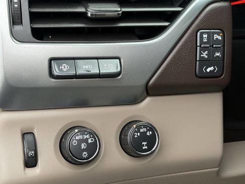 Used 2016 Chevrolet Suburban LTZ image 32