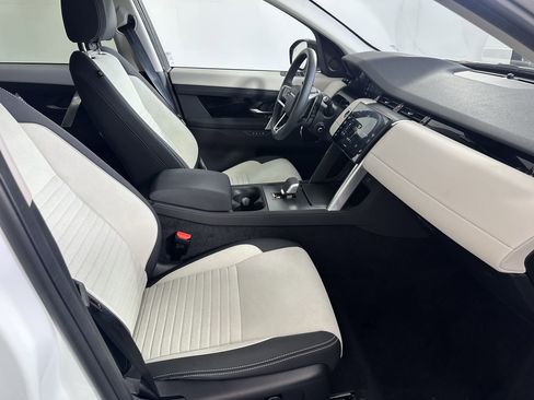 Certified 2025 Land Rover Discovery Sport S image 17